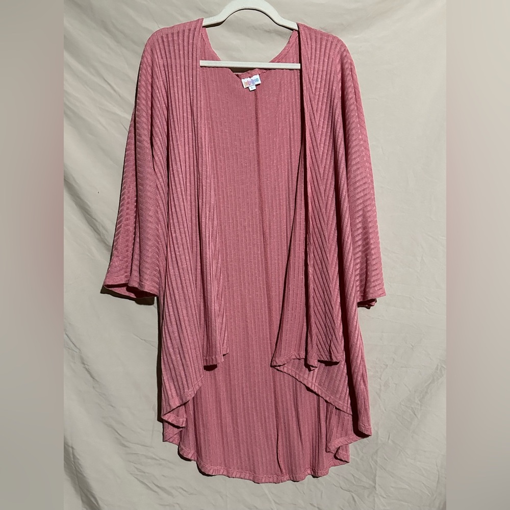 Kimono Size L (will fit up to a 3xl) NWOT LulaRoe BATCH SIZING. Lindsay …